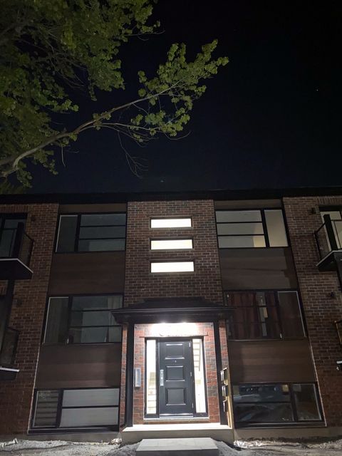 Mai 2021 — Le pavé uni