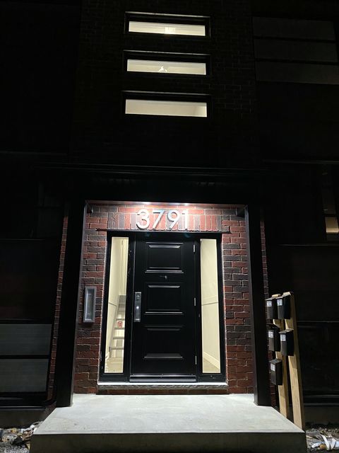 Mai 2021 — Le pavé uni